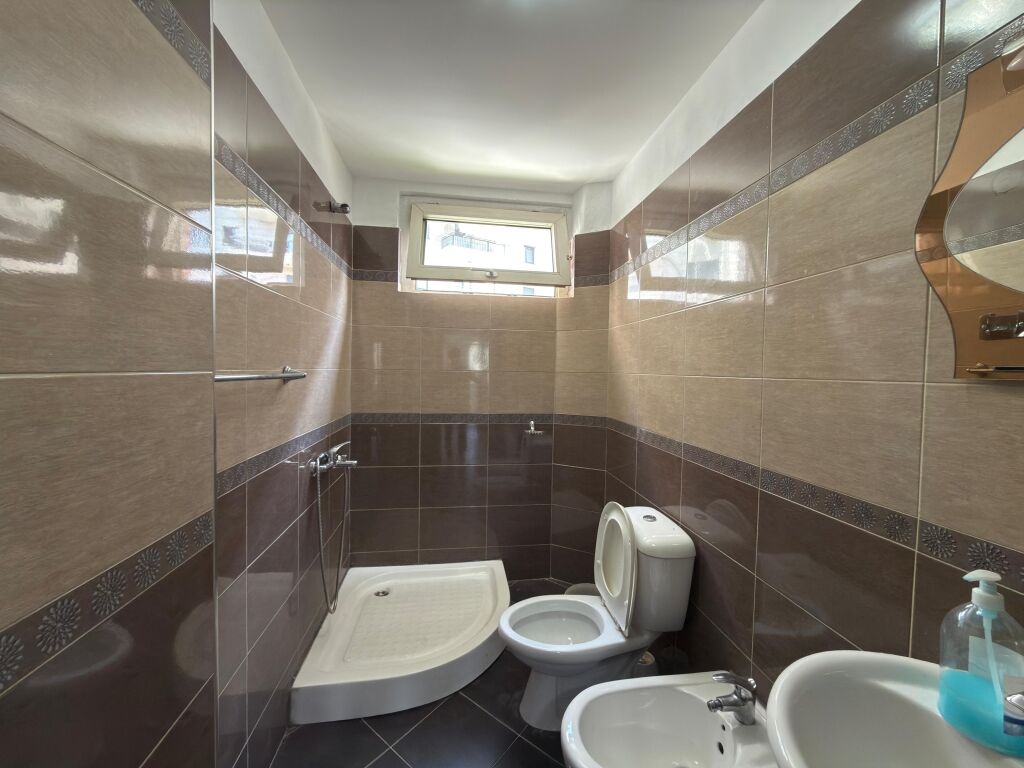 Affitto, Appartamento 2+1, "Bulevardi Zogu i Parë", Tirana.