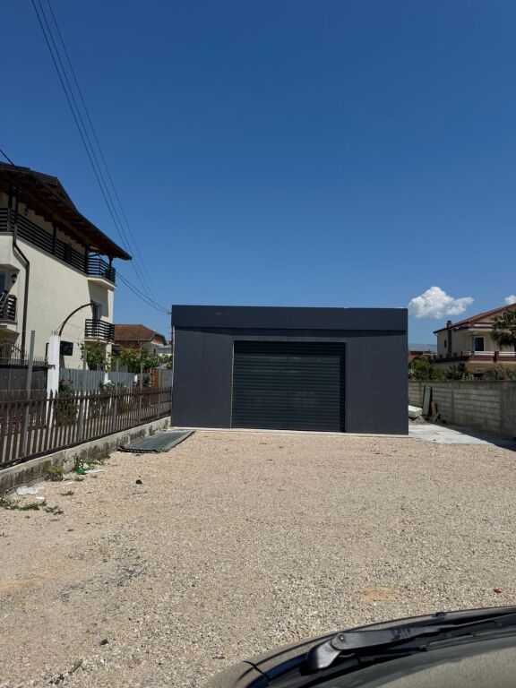 WAREHOUSE FOR RENT !