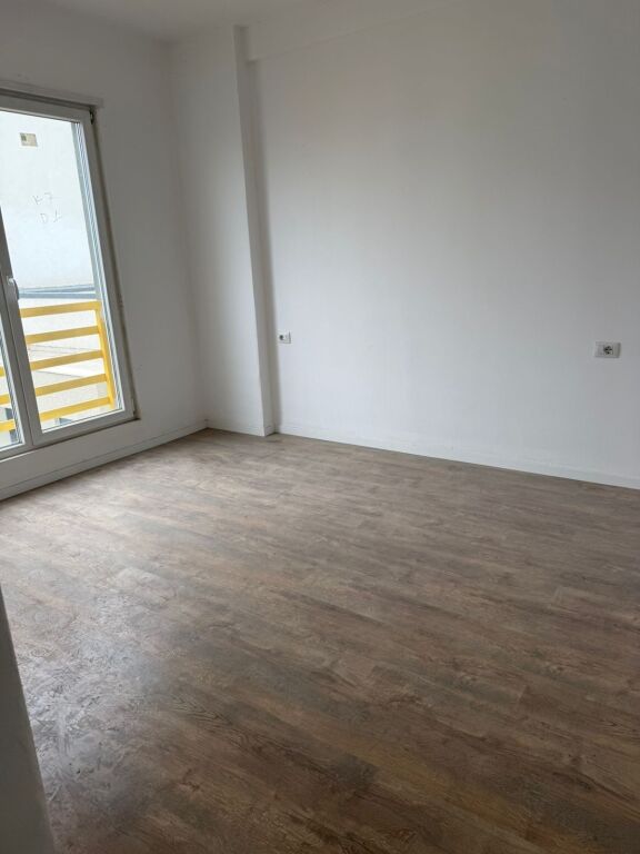 Apartament ne shitje 2+1+2 tek kompleksi E-88