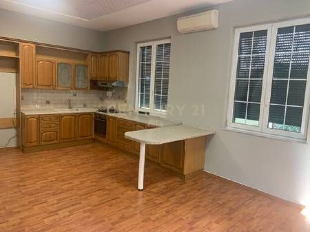 JEPET ME QERA AMBIENT KOMERCIAL 125M2