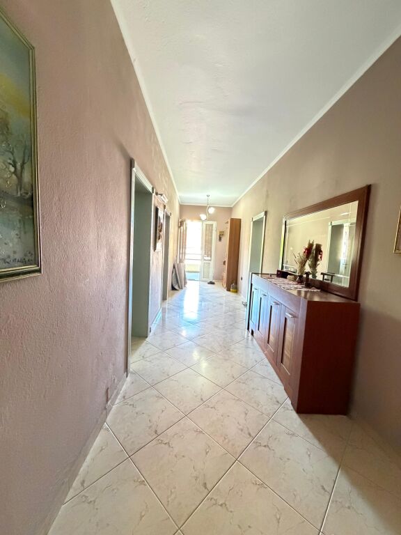 Ish Fusha Jepet me qira 2+1+ 2 Poste parkimi