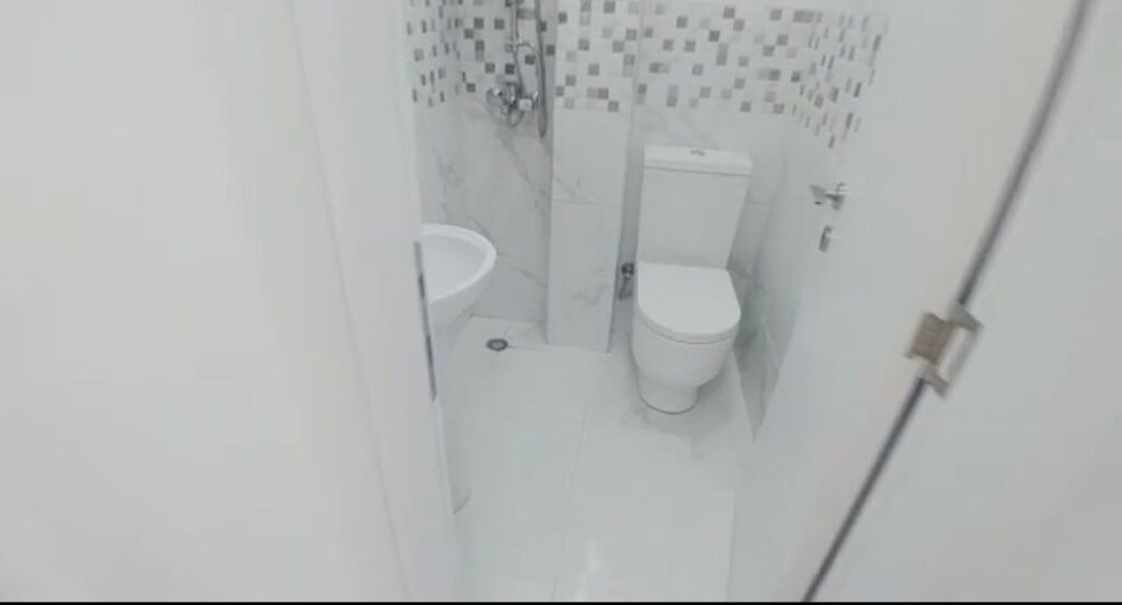 Jepet me qera Zyra Open Space ne Bllok/ Farmacia Greke