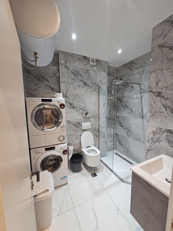 SHITET APARTAMENT 2+1+2 ZOGU I ZI 235.000 EURO FH-71792