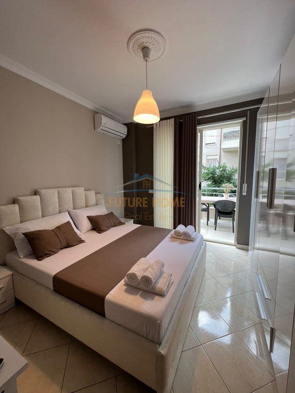 Apartament 1+1,Shitje, Rruga Peti.