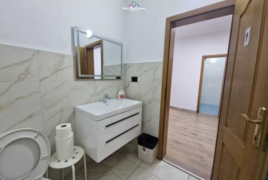 Ufficio In Affitto A Bllok (ID BZ2351) Tirana.