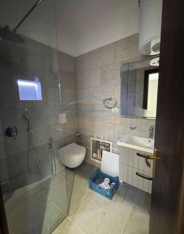 Shitet,Apartament 1+1, Rruga "Shefqet Kuka", Fresk