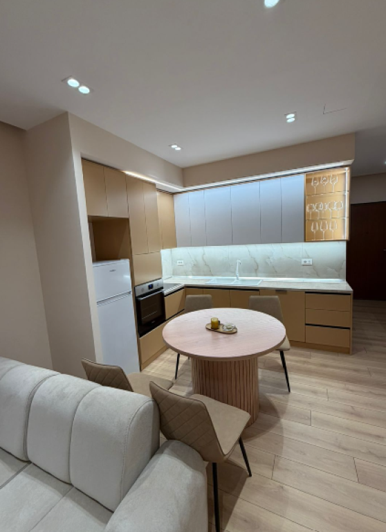 🏢 Apartament me qira 2+1+2 – Vision Plus