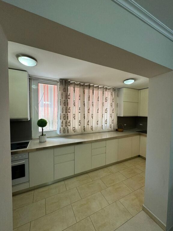 Affittasi a Vasil Shanto