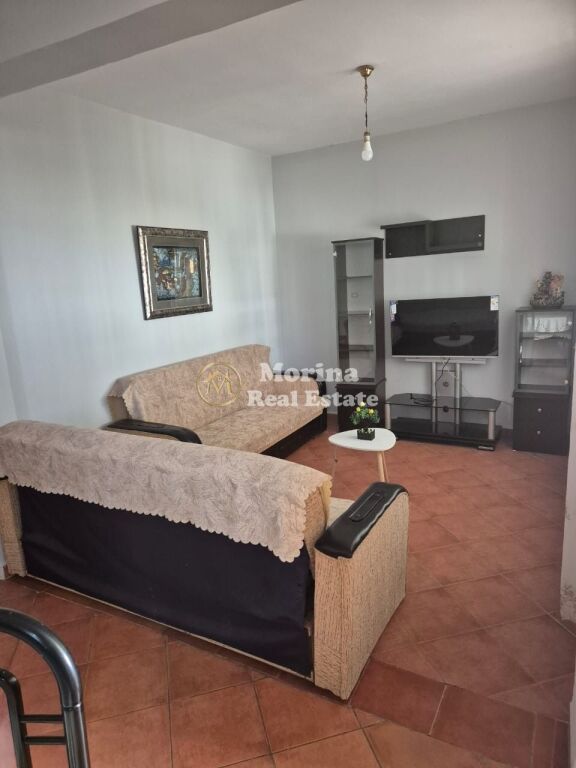 Rent | Apartment 2 + 1 | near QSUT Hospital | 450 €/month