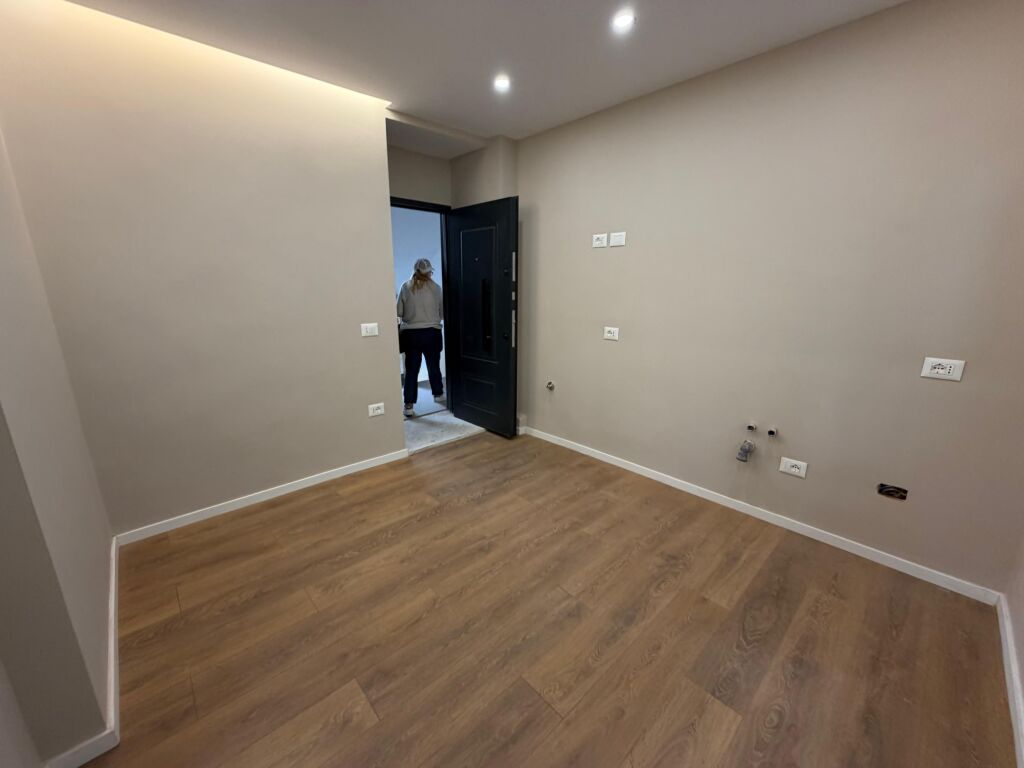 Locale Commerciale in Affitto Mine Peza