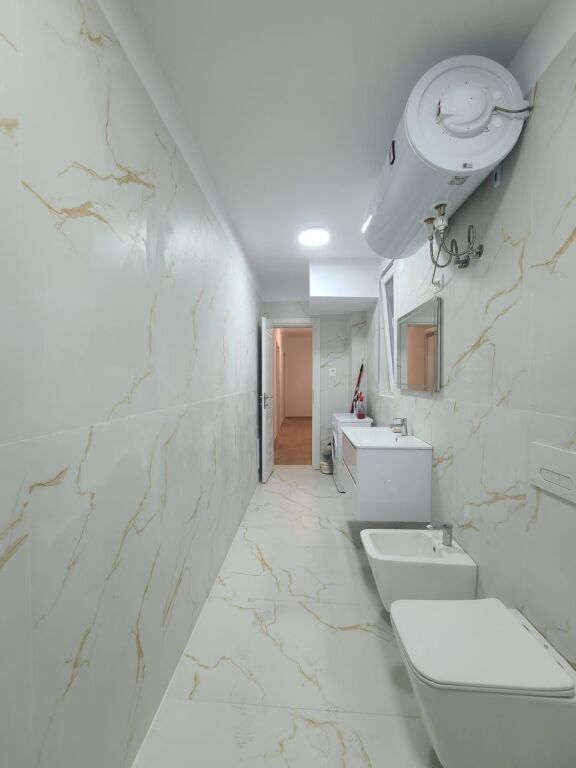 Jepet me qira Apartamenti ne Qender- tek Pazari i Ri✨