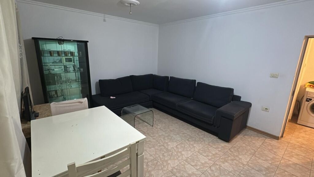Apartament me qera 1+1 - 📍Rruga Ferit Xhajko, prane ish restorant Durresi