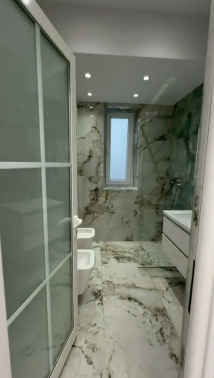 Premises for rent Barricades Street !