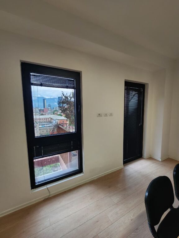 ✨️Me Qira Ultra Zyrë 124m² (📍Garden Building ) ndarë në 3 ambiente pune KATI 7 (Pamje Panoramike) 1000€/Muaj 💥💥