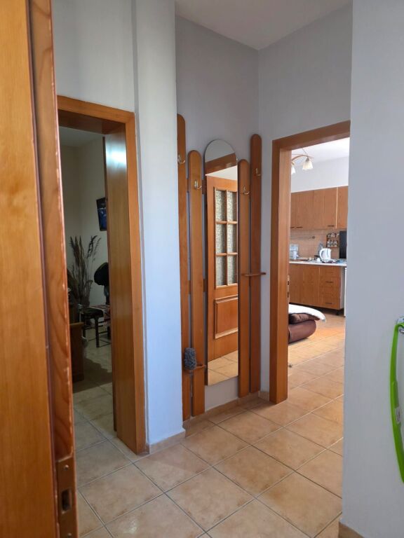 Apartament me qera 1+1 - 📍Statcioni trenit, mbrapa FSHN, rruga Hamit Shijaku