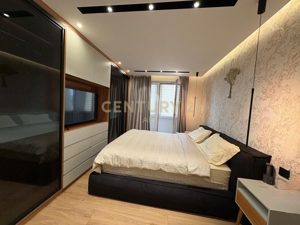 Jepet me qira apartament 2+1+2 tek Shallvaret!