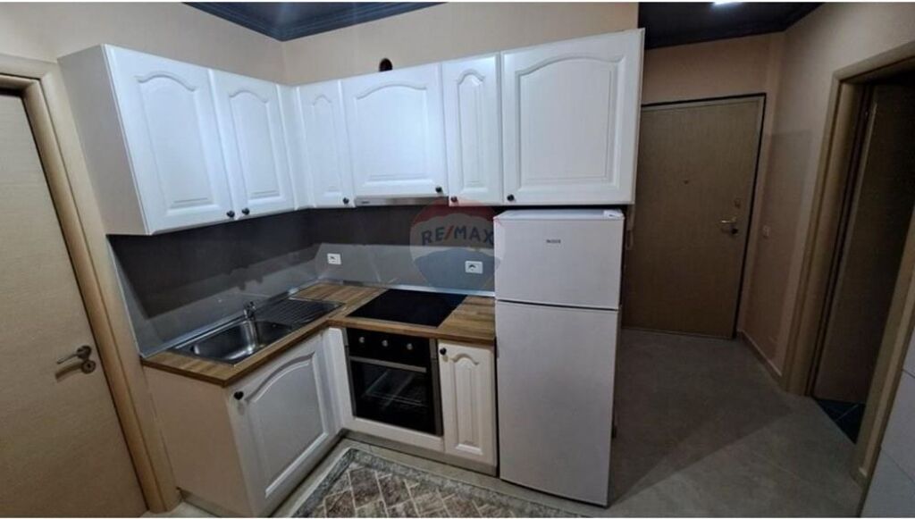 Shitet apartament 2+1 te Mine Peza