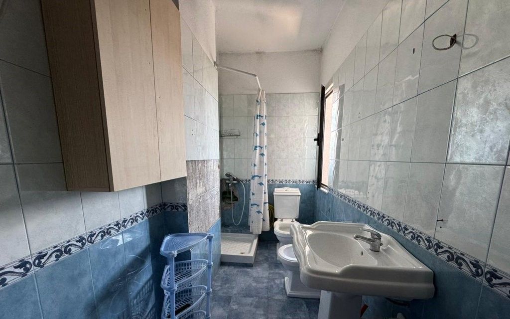 Shitet apartament 2+1 ne Don Bosko, prane rruges Jordan Misja!
