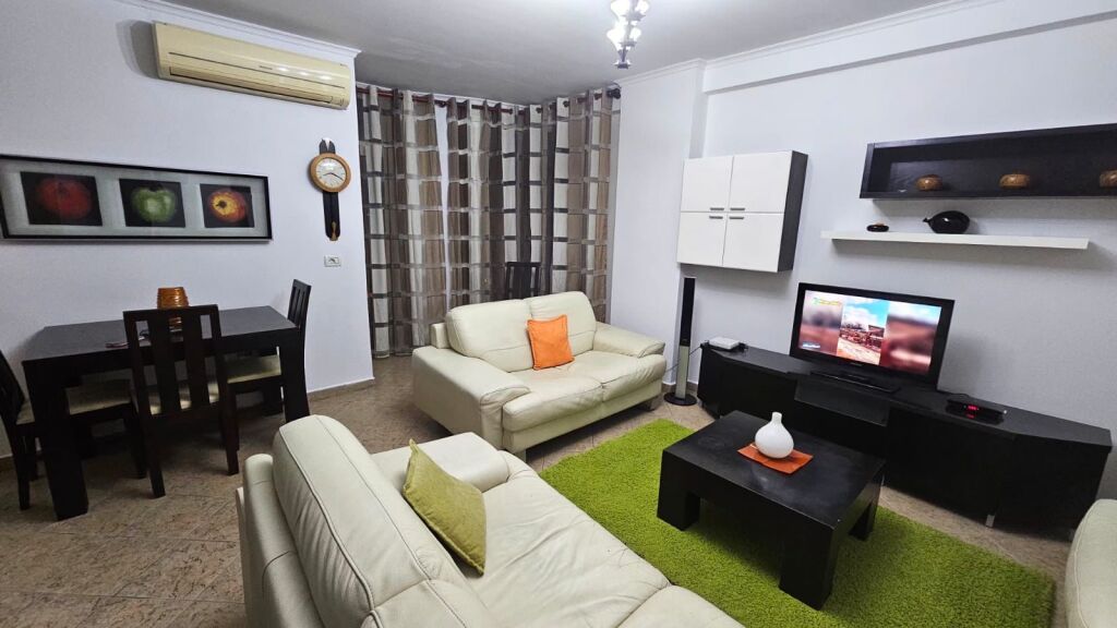 Apartament 2+1+2 ballokone, rruag e Barrikadave