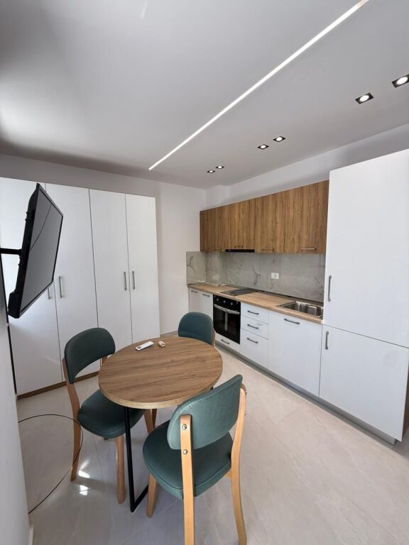 Shitet Garsoniere Në Golem – Pranë Rezidence Liburna