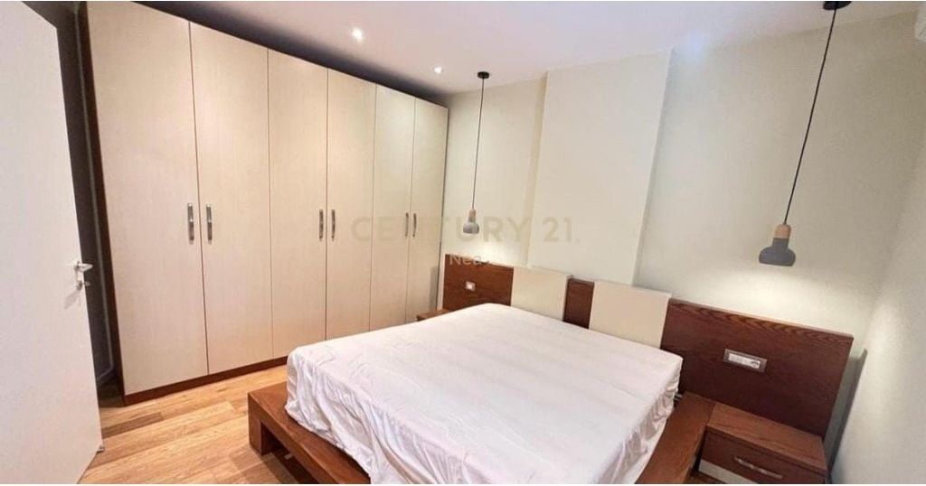 fotot  🏡 Apartament 3+1 Modern Pranë Qendrës – Me Qira 890 € /Muaj Sip. Totale  100m2