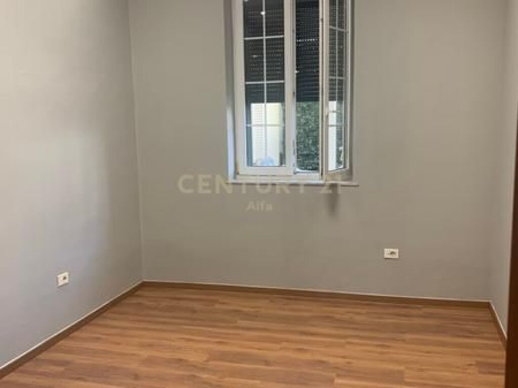 JEPET ME QERA AMBIENT KOMERCIAL 125M2