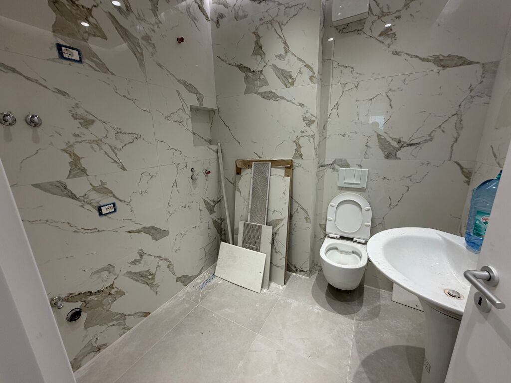 1+1,palazzo del 2026,zog i zi,800 euro,per abitazione o ufficio