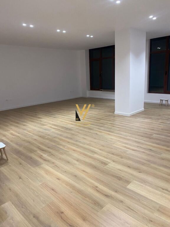 UFFICIO 80 M2 IN AFFITTO A ASTIR 60.000 LEKE