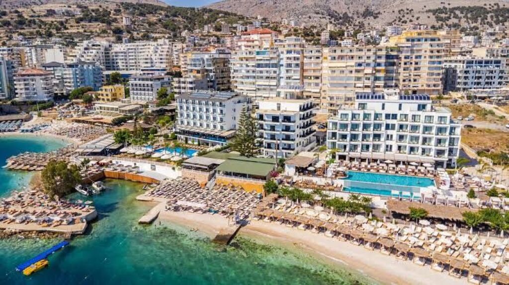 SARANDË, SHESIM APARTAMENT 2+1 ME PAMJE NGA DETI