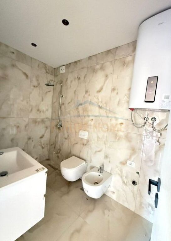 In vendita,Appartamento 2+1+2,Via Qemal Stafa,Tirana