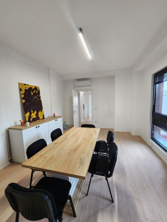 ✨️Me Qira Ultra Zyrë 124m² (📍Garden Building ) ndarë në 3 ambiente pune KATI 7 (Pamje Panoramike) 1000€/Muaj 💥💥