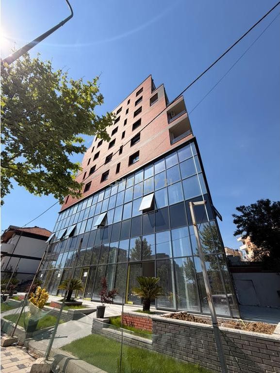 VENDESI APPARTAMENTO 2+1+ POSTO AUTO VICINO AL NUOVO MATERNITÀ!