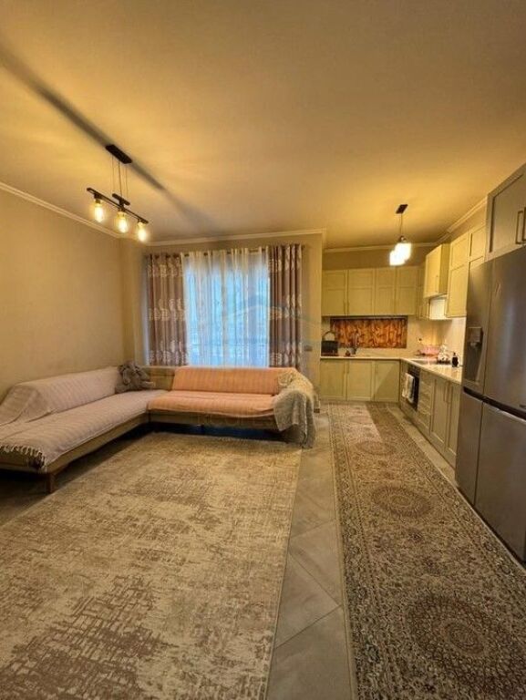 Shitet,Apartament 2+1+2, Kompleksi Tower Bridge,Rruga e Dibres.
