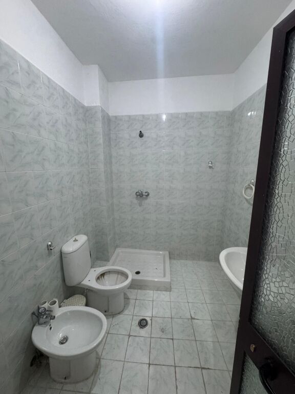 Piazza Skenderbej Super Opportunità Appartamento 2+1+2 In Vendita