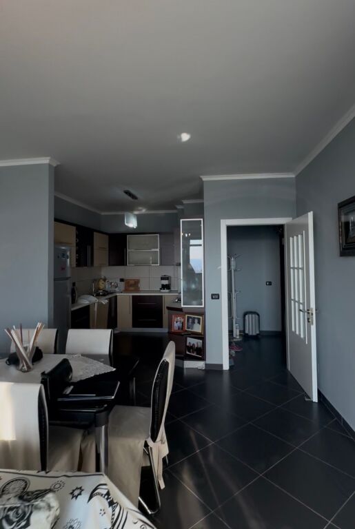 Shitet, Apartament 2+1+2, Fresk.