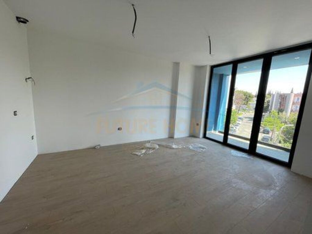 Shitet, Apartament 1+1, ''Golden Gate Residence'', Ali Demi.