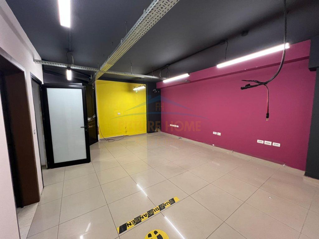 Qera , Ambient Biznesi, Rruga e Dibrës, Tirane.