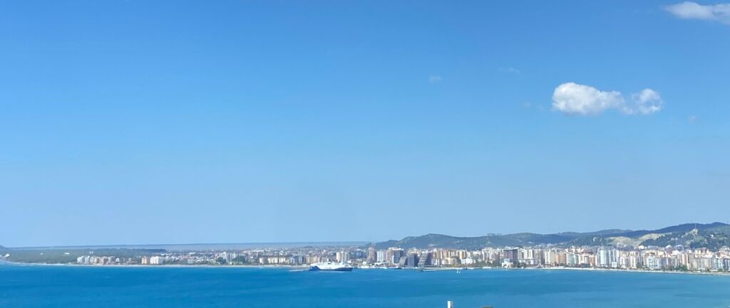 Vlorë, Uji i Ftohtë | 1+1 | Pamje nga deti