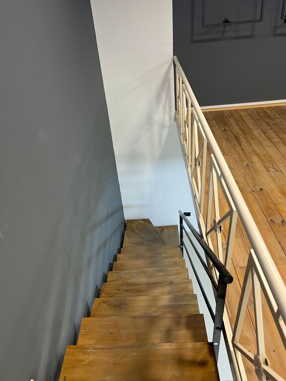 🏢 Locale Commerciale in Affitto – Astir, Tirana