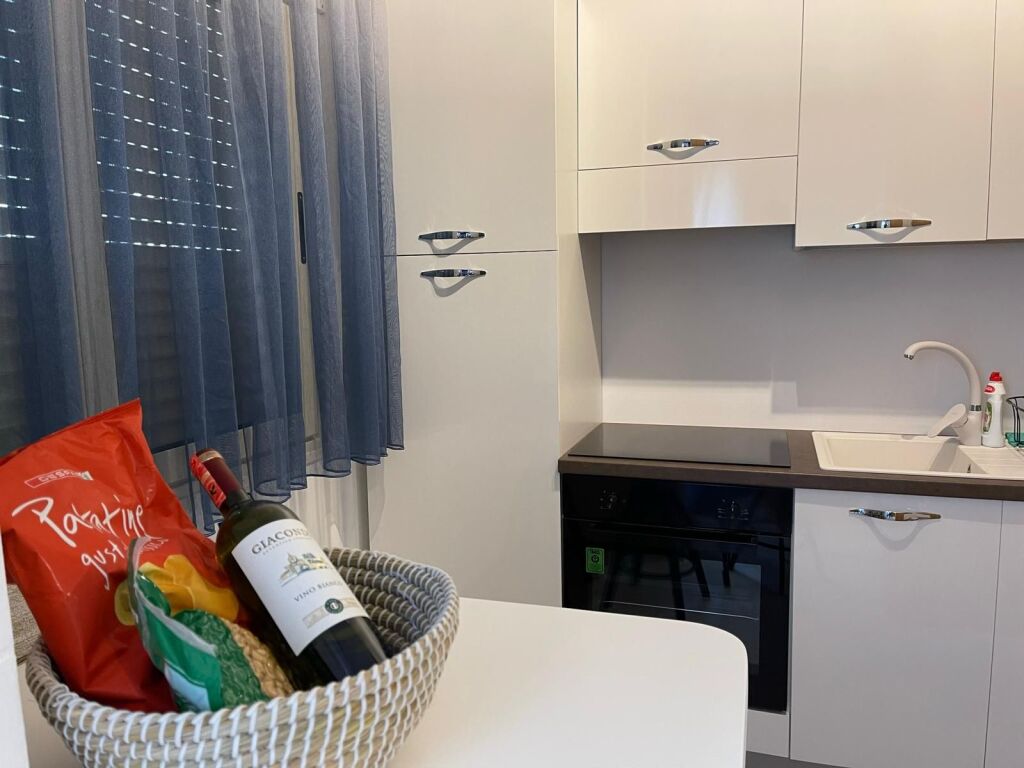 Shitet Apartament 1+1 ne Gjirin e Lalezit