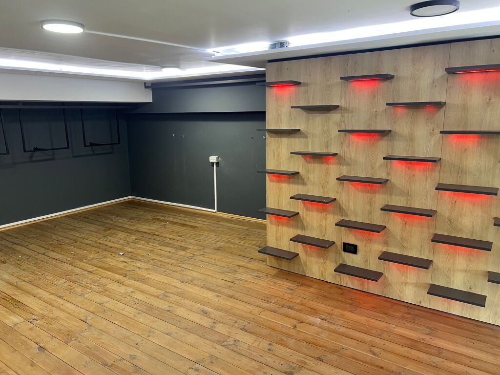 🏢 Locale Commerciale in Affitto – Astir, Tirana