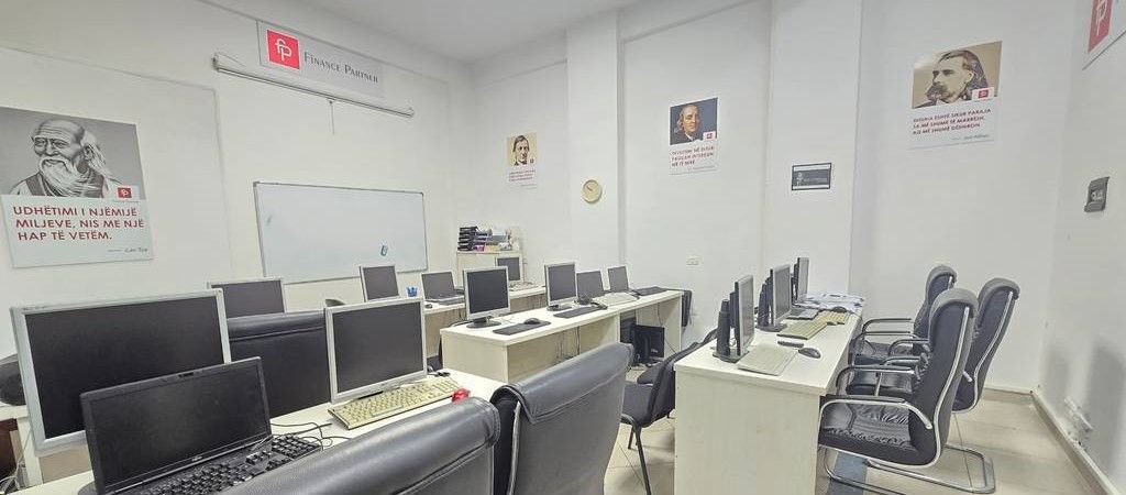 Unit for sale, ideal for OFFICE and LOFT!