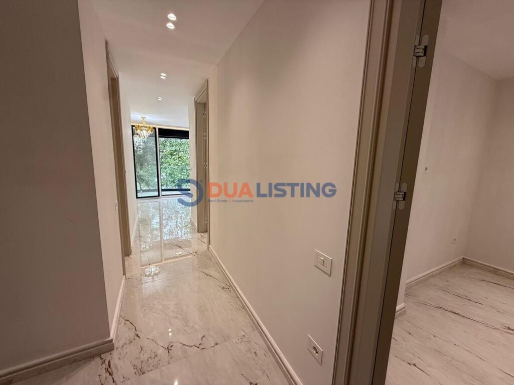 Ambiente di lusso per uffici in affitto presso il Lago Secco.