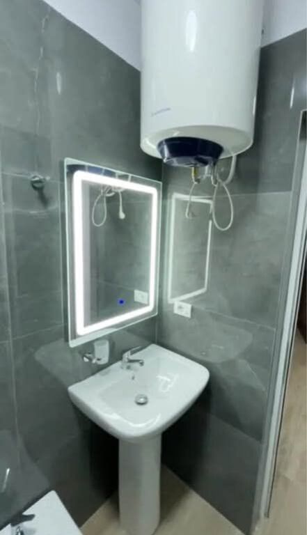 AFFITTASI APPARTAMENTO 1+1 - CENTRO GLOBE, TIRANA