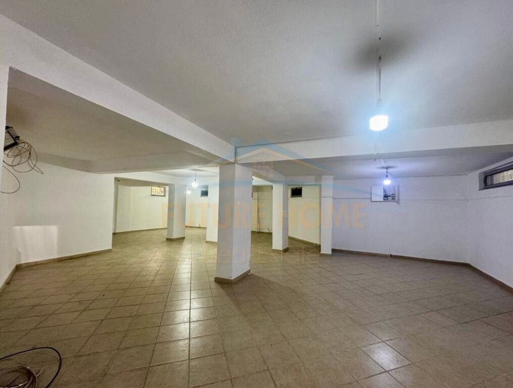 Qira, Bodrum , Rruga e Kavajes , Tiranë.