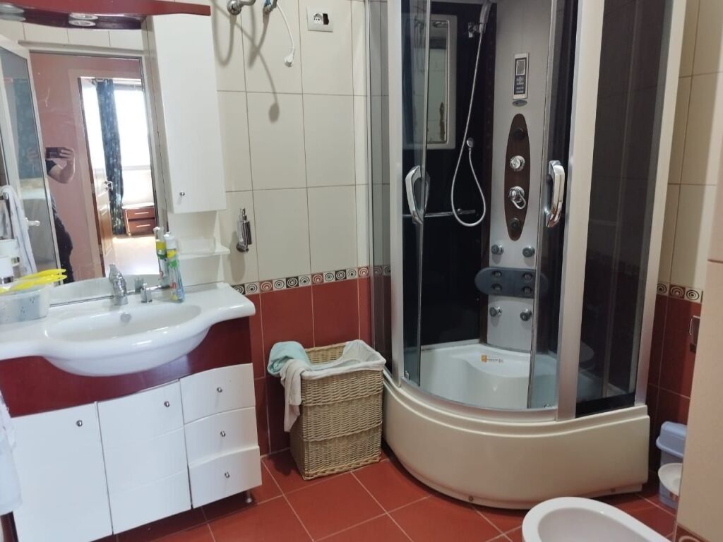 Jepet Me Qera Apartament 2+1+1 Ballkon