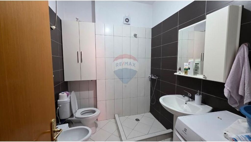 jepet me qira apartament 2+1, yzberisht