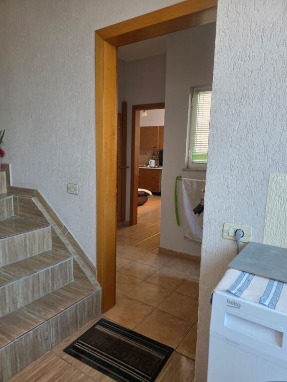 Apartament me qera 1+1 - 📍Statcioni trenit, mbrapa FSHN, rruga Hamit Shijaku