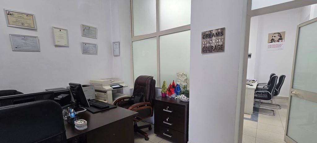 Unit for sale, ideal for OFFICE and LOFT!