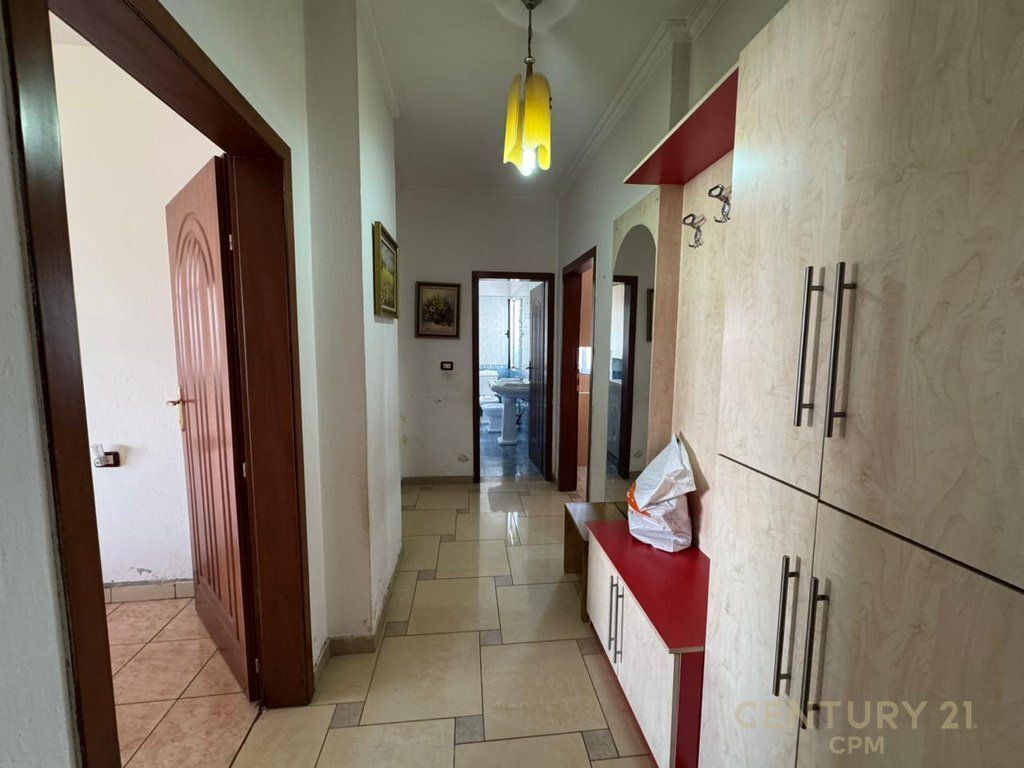 Shitet apartament 2+1 ne Don Bosko, prane rruges Jordan Misja! 145,000 € Sip. Totale  93m2